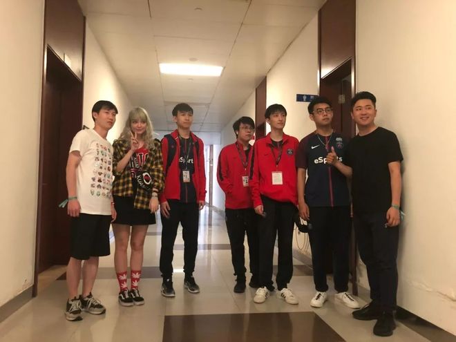 合碎片化场 合碎片化场